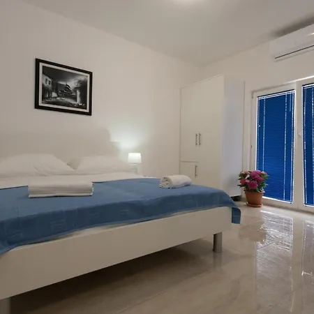 Doris * Neum